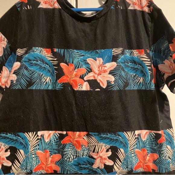 Shein Brand Hawaiian Flower Shirt - Picture 2 of 4